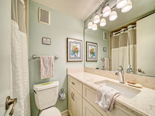 Charming Vacation Rental on Longboat Key. Call Today.